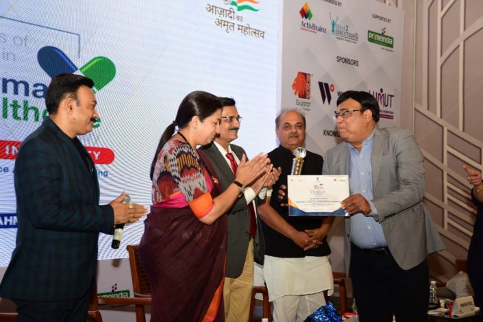 Pharmaceutical Healthcare Excellence Awards 2022 Dr Bharat Agravat OSMF Mouth Opening Kit. Smriti Irani1